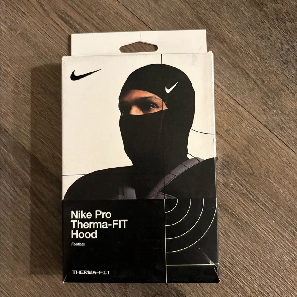 Nike Pro Therma-FIT Hood - Black and White